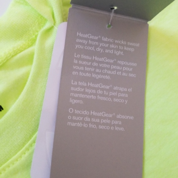 NWT Boy Under Armour Color Safety In Mind - Picture 2 of 5